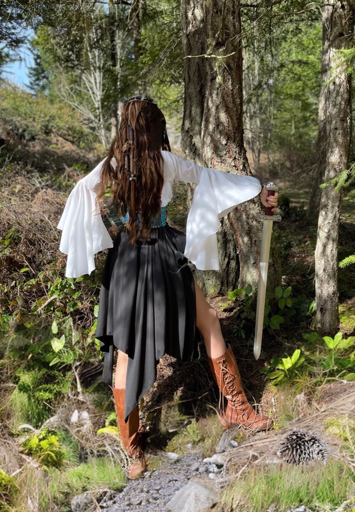 Women’s Warrior Scottish Renaissance Faire Costume 3-Piece Dress includes Cincher Sgàthach “the Shadowy One” Cosplay Reminisce Brand - Image 2